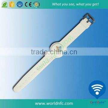 China suppiler Round NTAG216 Chip RFID PVC Wristband