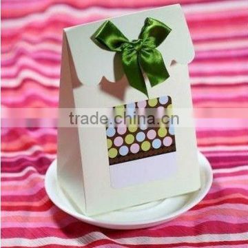 2013 cute paper candy box with ribbon bow, wedding candy boxes, wedding gift boxes