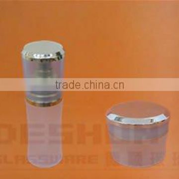 frost Cosmetic container with pump nozzle and plastic cap