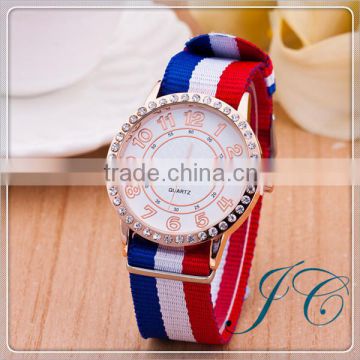 2015 China Supplier Wholesale Ultrathin High Quality Man Watch With Nylon Watch Strap