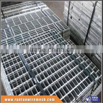 ASTM A36 Hot dipped galvanized serrated or plain platform steel drainage steel grating (Trade Assurance)