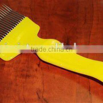 Uncapping fork,capping scratcher