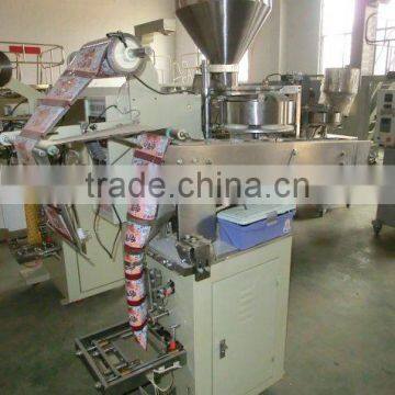 Small vertical peanut packing machinery/beans packing machinery/cashew nuts packing machinery