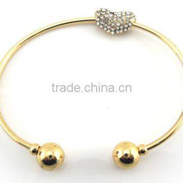 Fashion design diamond open end cuff bracelet with heart