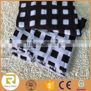 Wholesale 100% Acrylic grid check yarn dyed fringed square shawl scarf