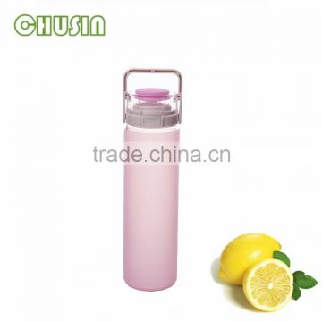 sports glass water bottle/travel drink bottle with food grade silicone sleeve and competitive price