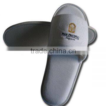 comfortable velour closed toe hotel slipper