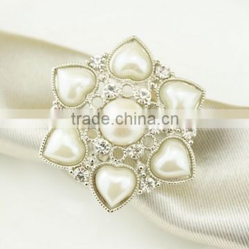 fashionable flower shape plastic pearls metal alloy napkin rings for wedding