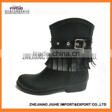 2014 last black rubber rain boots for women with beautiful decoration