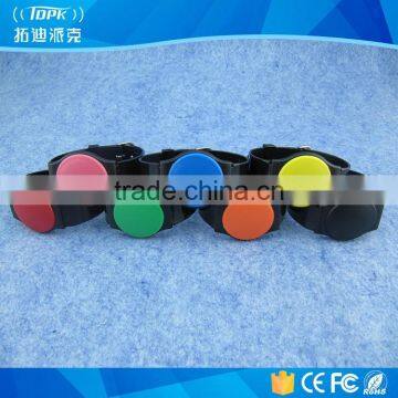 Expandable rfid for swimming pool identification bracelet