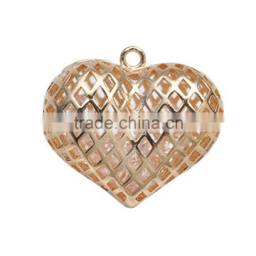 Wholesale Gold Plated Heart Metal Filigree Diamond Hollow Jewelry Pendant
