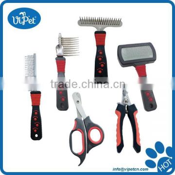 Pet grooming / brush / scissors