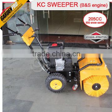 Walk behind snow sweeper with B&S engine, 205cc