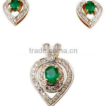 Oval Emerald Studded Pear Cut Pendant Stud Earrings Set