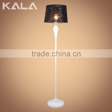 Modern Professional Flexible Adjustable Height Metal Tripod Decorative Studio Standing Lamp Industrial Sealight Floor Lamp