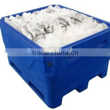Fish holding containers with insulation 600L
