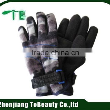 custom camouflage ski gloves