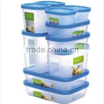 Plastic food container