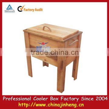 Retro wooden cooler box