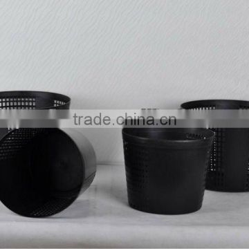 black plastic plant pots