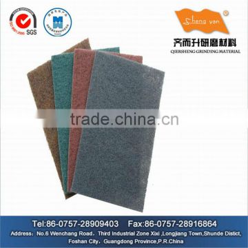 Industrial scouring pad for hardware