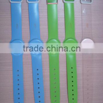 customized smart tamper proof wristband with cheapest price
