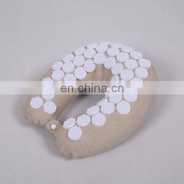 Popular U shape 100% natural cotton cover memory foam filling acupressure neck pillow