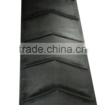 tear-resistant patterned chevron rubber conveyor belt