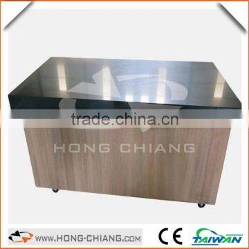 Mobile magnetic conveyor belt / desk / modern counter display / promotion table