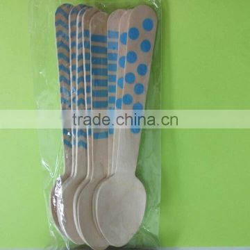 Different size wooden spoon