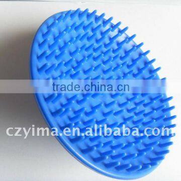 Round plastic horse mane comb