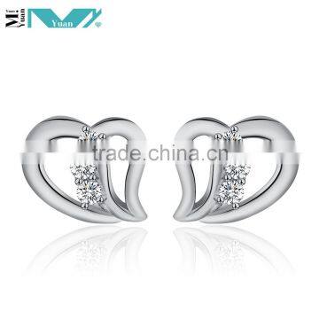 Love Heart Design White Eternal CZ Silver Jewelry Stud Earrings