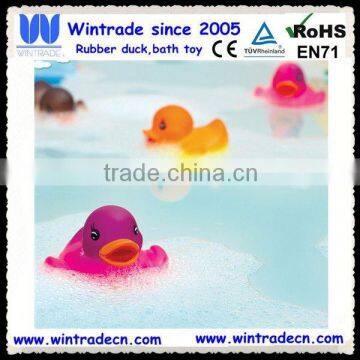 Bathtub color change bath duck