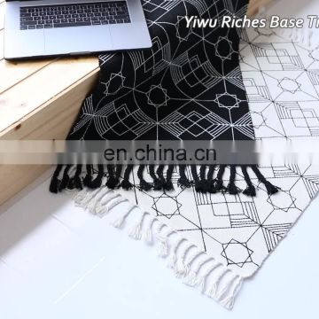 Simplistic line design carpet floor mat black and white tapestry car floor door mats