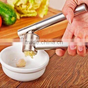 Amazon New 304 stainless steel garlic presser Kitchen Tool Gadget garlic presser crusher