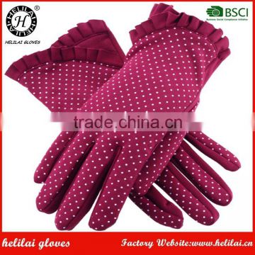 Hot Sale Fashion Winter Warm Ladides Printed Fabric Gloves with Ruffle Cuff