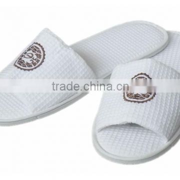 Luxury and eco-friendly cotton spa slippers for deluxe hotels