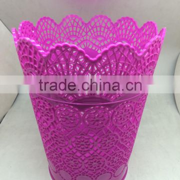 Hollow out plastic garbage bin