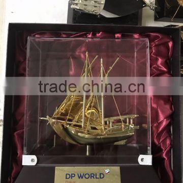 2017 NEW DESIGN real golden plated Dhow Model For kuwait Gifts