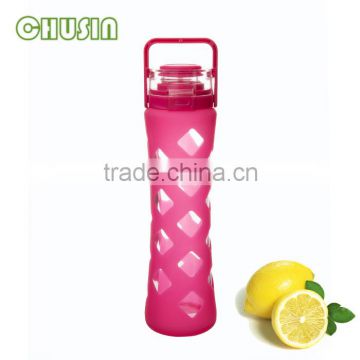 fashion glass water bottle with unique fruit infuser and food grade silicone sleeve