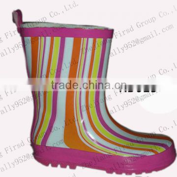 2013 kids' rubber rain boots with colorful stripe pattern