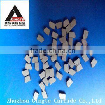 Hard alloy jagged pieces for cutting wood with good wear resistance