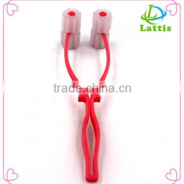 Hot selling promotional hearted shape souvenir plastic body massager