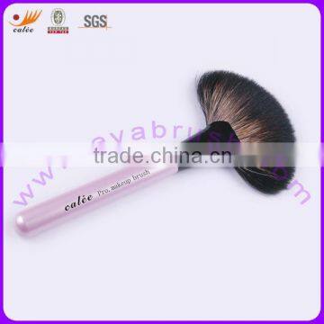 High Grade Natural Hair Short Pink Wooden Handle Cosmetic Fan Brush