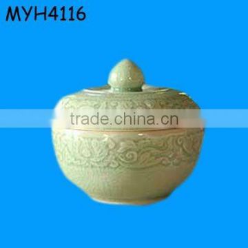 Well glazed round ceramic soup & stock pot with cover