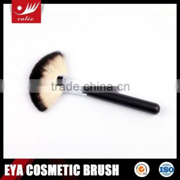 Disposable Dual Color of Facial Fan Brush with Copper Ferrule
