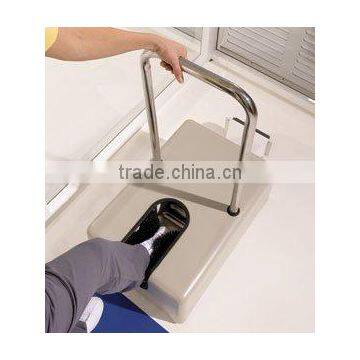 Sole cleaning machine