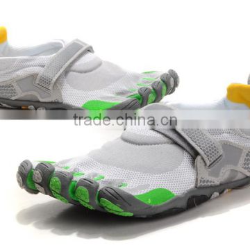 2015 hot selling sport finger shoes lower price mountain climbing finger shoes