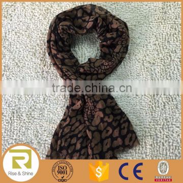 Wholesale 100% Polyester leopard print fringed shawl scarf