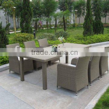 Wicker Luxury Furniture table and chair